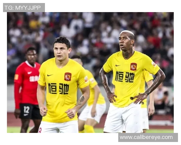 足球明星潮流新风尚毛线帽成为赛场外时尚标配 足球明星潮流新风尚毛线帽成为赛场外时尚标配